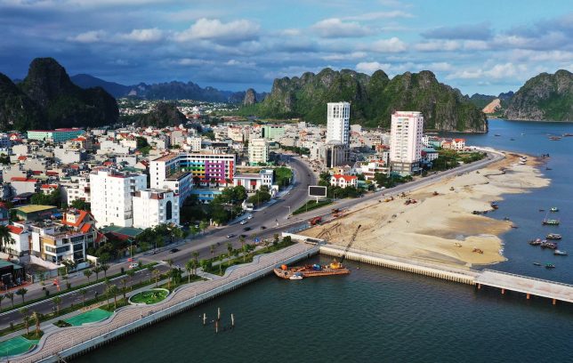 bai-tam-hon-gai-diem-du-lich-moi-toanh-tai-ha-long-1641649806 bai-tam-hon-gai-diem-du-lich-moi-toanh-tai-ha-long-1641649806